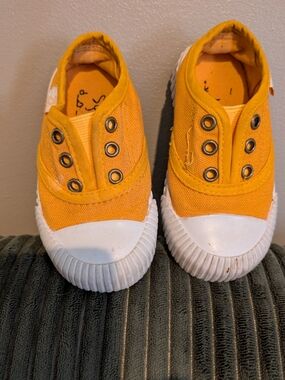 Me & Henry Kids Slip-On Canvas Sneakers in Bright Yellow 22/160